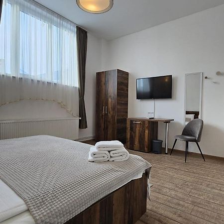 Neva Apartments Fagaras Bagian luar foto
