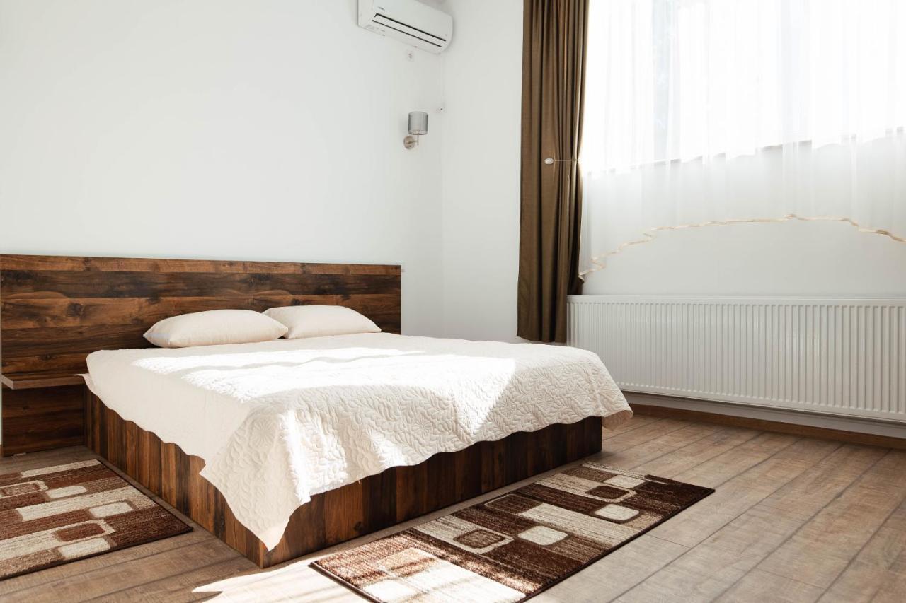 Neva Apartments Fagaras Bagian luar foto