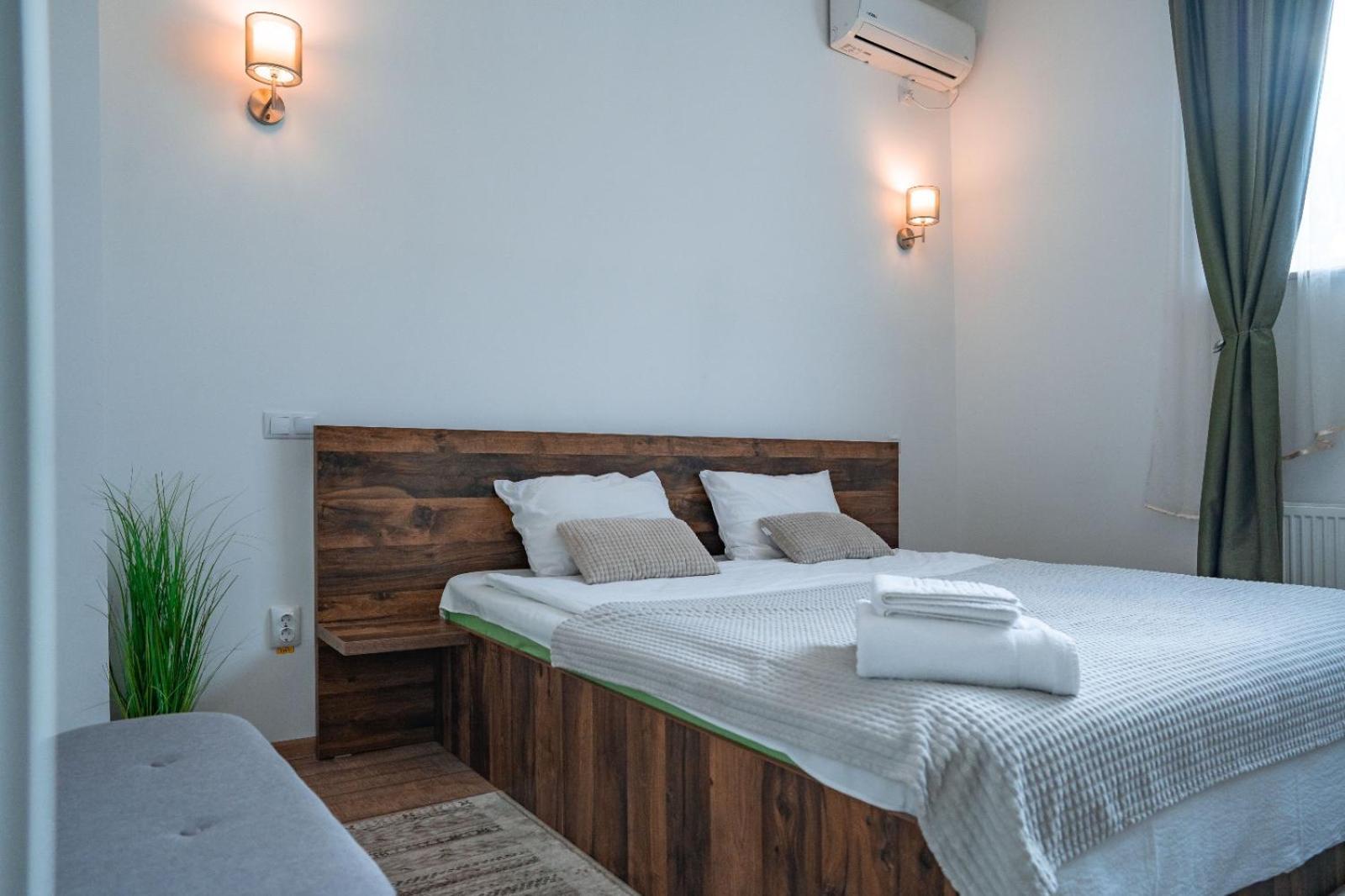 Neva Apartments Fagaras Bagian luar foto