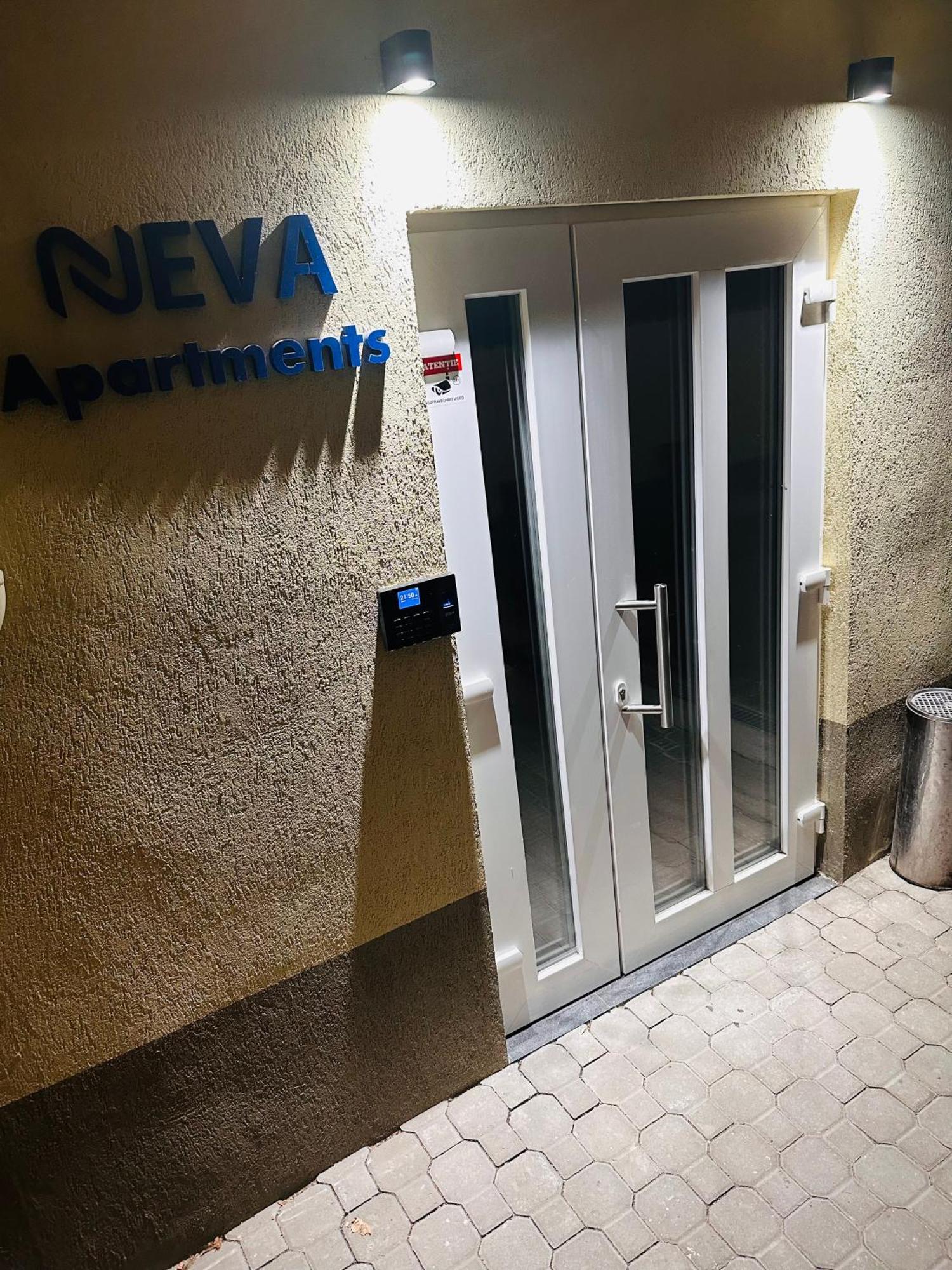 Neva Apartments Fagaras Bagian luar foto