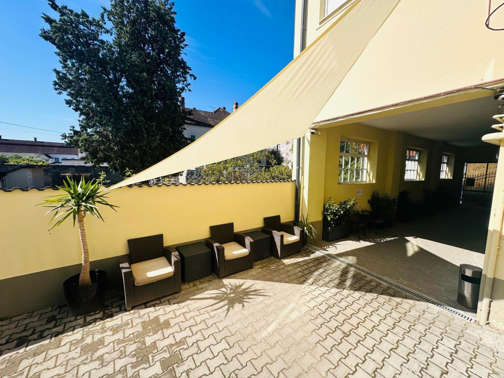Neva Apartments Fagaras Bagian luar foto